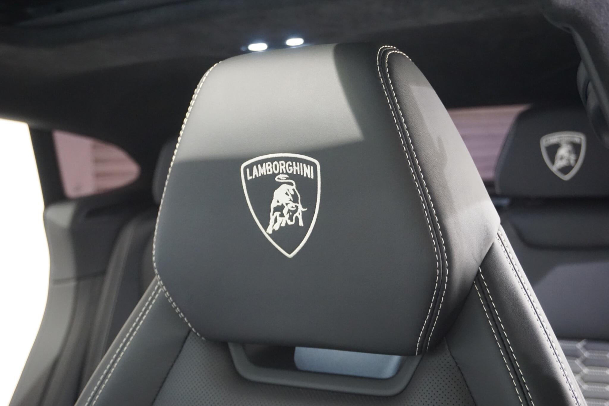 Lamborghini Urus 4.0 V8 BiTurbo SUV 5dr Petrol Auto 4WD Euro 6 (650 ps)